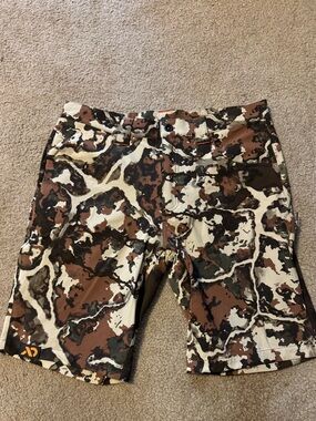 First Lite Corrugate Guide Shorts NWOT Men’s Large